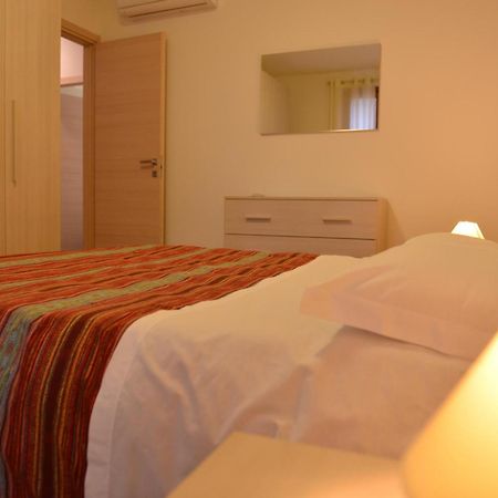 Residence Boschetti Manerba del Garda Szoba fotó