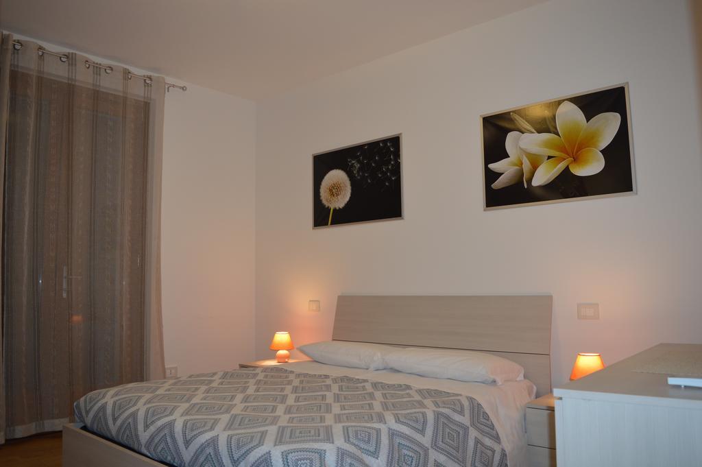 Residence Boschetti Manerba del Garda Szoba fotó
