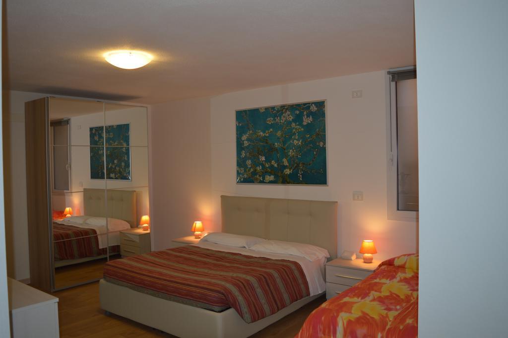 Residence Boschetti Manerba del Garda Szoba fotó